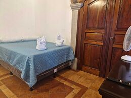 Cozy Colonial Style Azotea Apartments