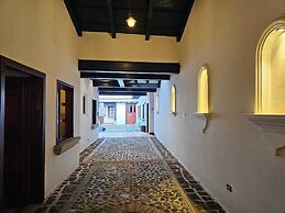 Cozy Colonial Style Azotea Apartments