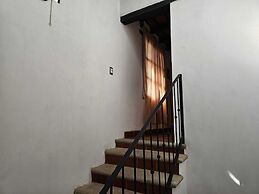 Cozy Colonial Style Azotea Apartments