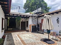 Cozy Colonial Style Azotea Apartments