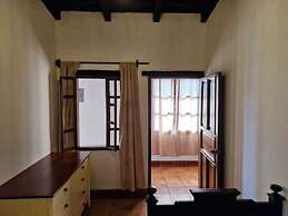 Cozy Colonial Style Azotea Apartments