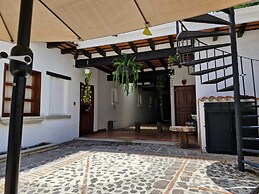 Cozy Colonial Style Azotea Apartments