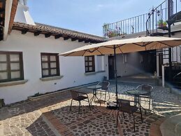 Cozy Colonial Style Azotea Apartments