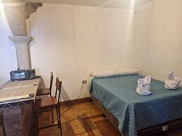 Cozy Colonial Style Azotea Apartments