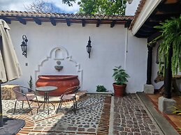 Cozy Colonial Style Azotea Apartments