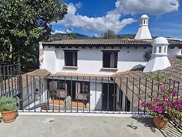 Cozy Colonial Style Azotea Apartments