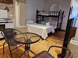 Cozy Colonial Style Azotea Apartments