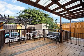 Beachy 1BR Escape with SofaBed Golf