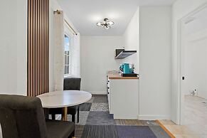 Beachy 1BR Escape with SofaBed Golf