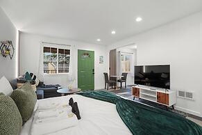 Beachy 1BR Escape with SofaBed Golf