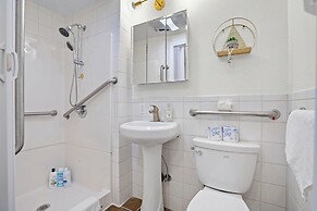 Peaceful 1BR Stay - Golf & Beach