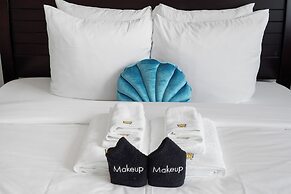 4Beds Private Unit Near BeachWalk Golf