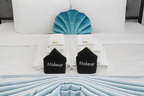 4Beds Private Unit Near BeachWalk Golf