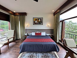 Crimson inn by Senderos De Pine