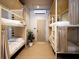 Au Luna Bangkok Hostel