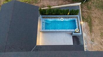 Six elements pool villa khaokho