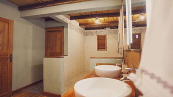 Manja Kely Lodge
