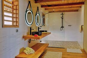 Manja Kely Lodge