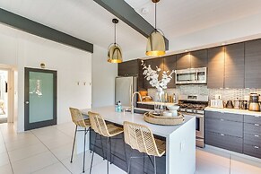 Luxe Outdoor Living: Palm Springs Retreat w/ View!