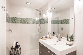 Luxe Outdoor Living: Palm Springs Retreat w/ View!