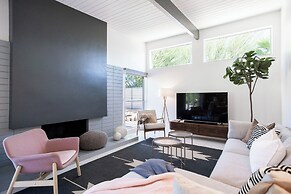 Luxe Outdoor Living: Palm Springs Retreat w/ View!