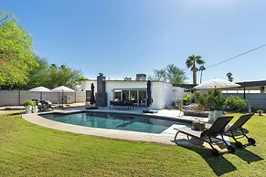 Luxe Outdoor Living: Palm Springs Retreat w/ View!