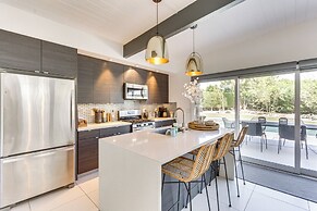 Luxe Outdoor Living: Palm Springs Retreat w/ View!