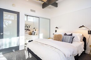 Luxe Outdoor Living: Palm Springs Retreat w/ View!