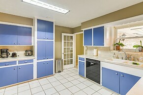 12 Mi to Dtwn Houston: Peaceful Home w/ Yard!