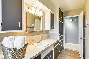12 Mi to Dtwn Houston: Peaceful Home w/ Yard!