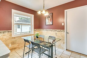 12 Mi to Dtwn Houston: Peaceful Home w/ Yard!