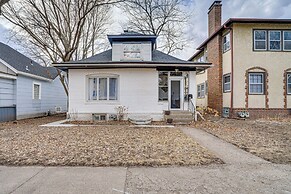 9 Mi to Mall of America: Convenient Apartment!