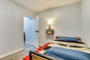 9 Mi to Mall of America: Convenient Apartment!