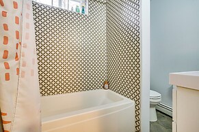 9 Mi to Mall of America: Convenient Apartment!