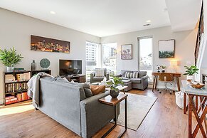 Walk to Mile High Stadium: Modern Denver Townhome