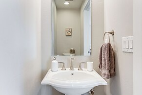 Walk to Mile High Stadium: Modern Denver Townhome