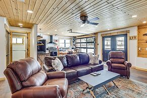 Modern Granby Retreat: Fish, Kayak & Hike!