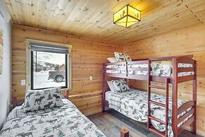 Modern Granby Retreat: Fish, Kayak & Hike!