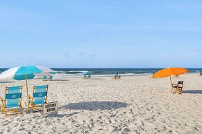 Balcony w/ Pool & Beach Views: Gulf Shores Condo!