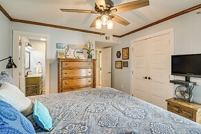 Balcony w/ Pool & Beach Views: Gulf Shores Condo!