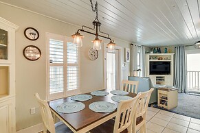 Balcony w/ Pool & Beach Views: Gulf Shores Condo!