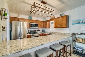 Balcony w/ Pool & Beach Views: Gulf Shores Condo!