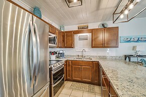 Balcony w/ Pool & Beach Views: Gulf Shores Condo!