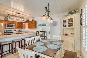 Balcony w/ Pool & Beach Views: Gulf Shores Condo!