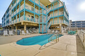Balcony w/ Pool & Beach Views: Gulf Shores Condo!