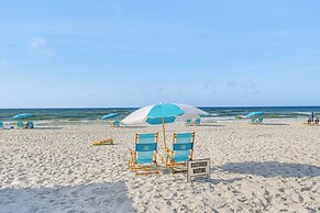 Balcony w/ Pool & Beach Views: Gulf Shores Condo!