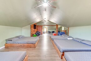 Pet Friendly: Historic East Stroudsburg Manor