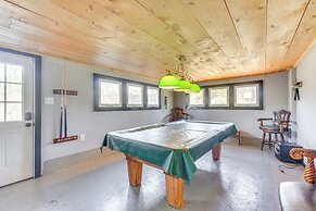 Pet Friendly: Historic East Stroudsburg Manor