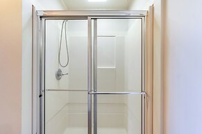 Pet Friendly: Historic East Stroudsburg Manor