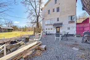 Pet Friendly: Historic East Stroudsburg Manor